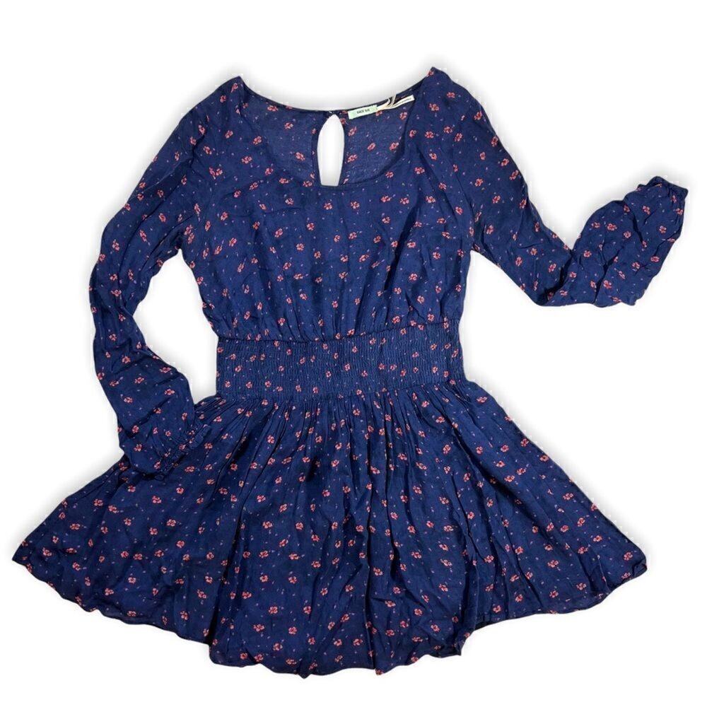 UO Kimchi Blue Isabella Smocked Floral Mini Dress Navy Summer Casual Women M